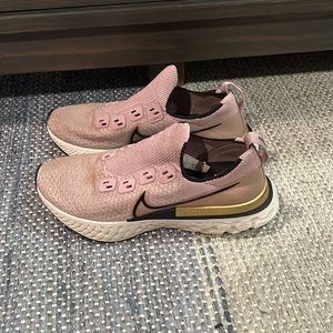 Nike Reacts Flynit sneakers